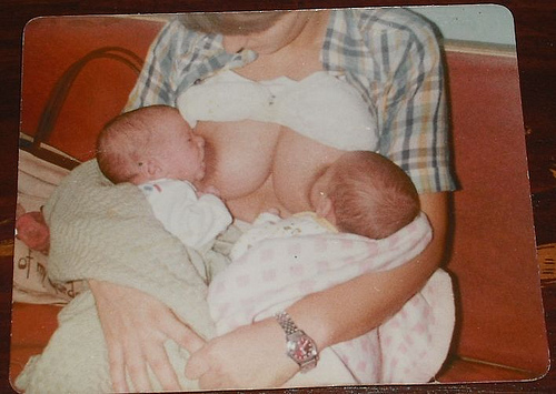 breastfeeding twin