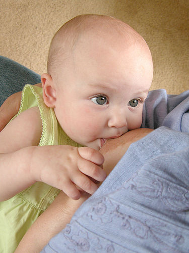 breastfeeding bab
